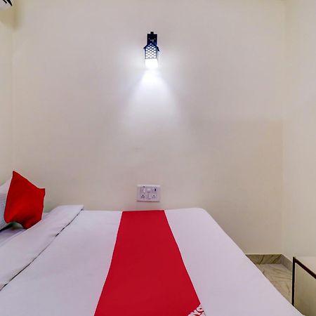 Hotel O Rs Hotels Near Pitampura Metro Delhi (National Capital Territory of India) Exterior foto