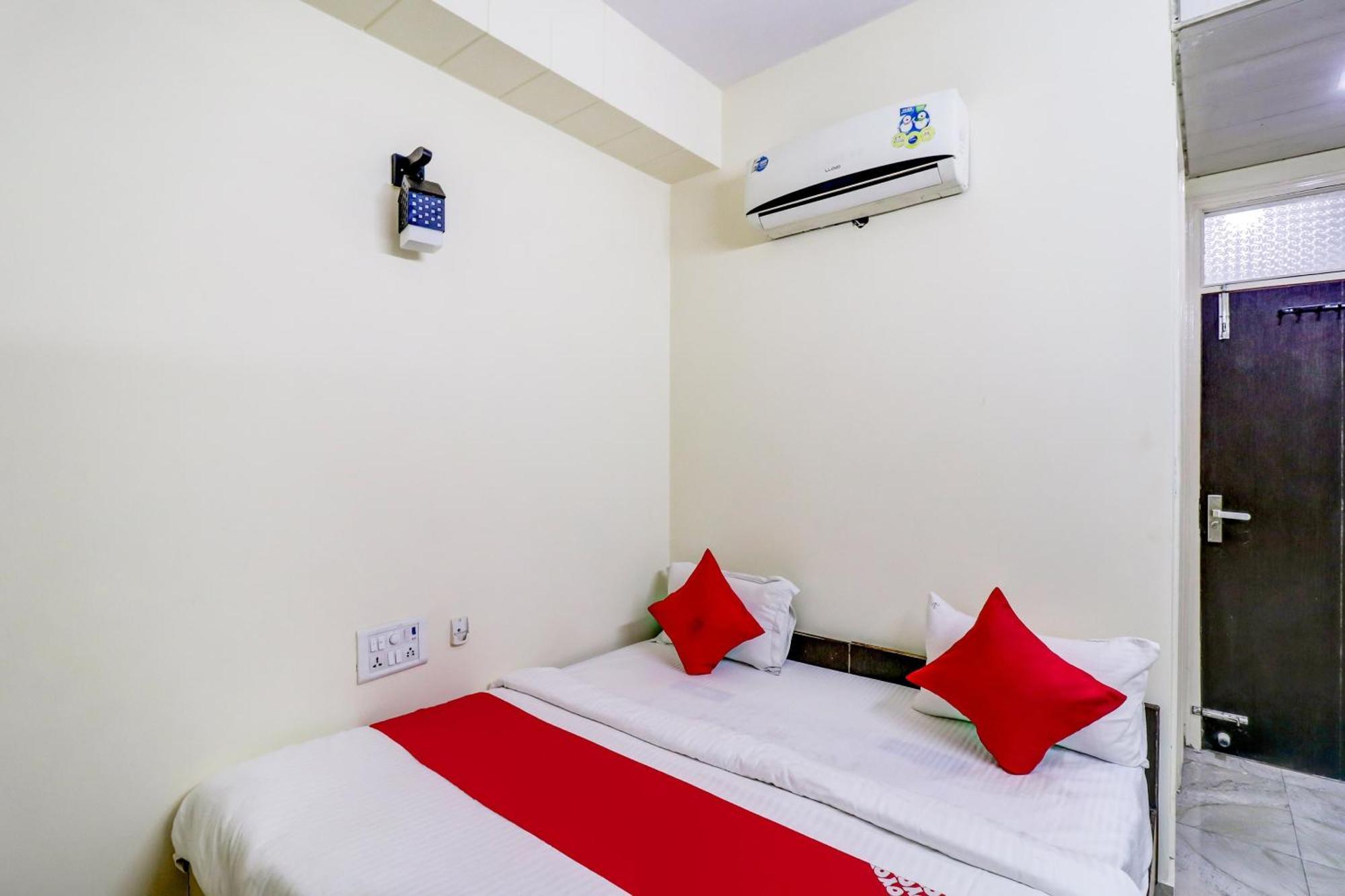 Hotel O Rs Hotels Near Pitampura Metro Delhi (National Capital Territory of India) Exterior foto