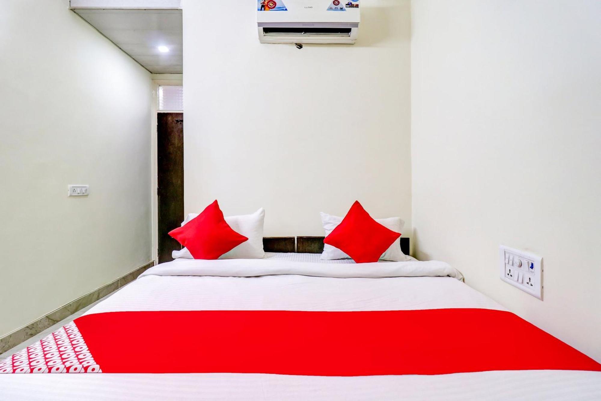 Hotel O Rs Hotels Near Pitampura Metro Delhi (National Capital Territory of India) Exterior foto