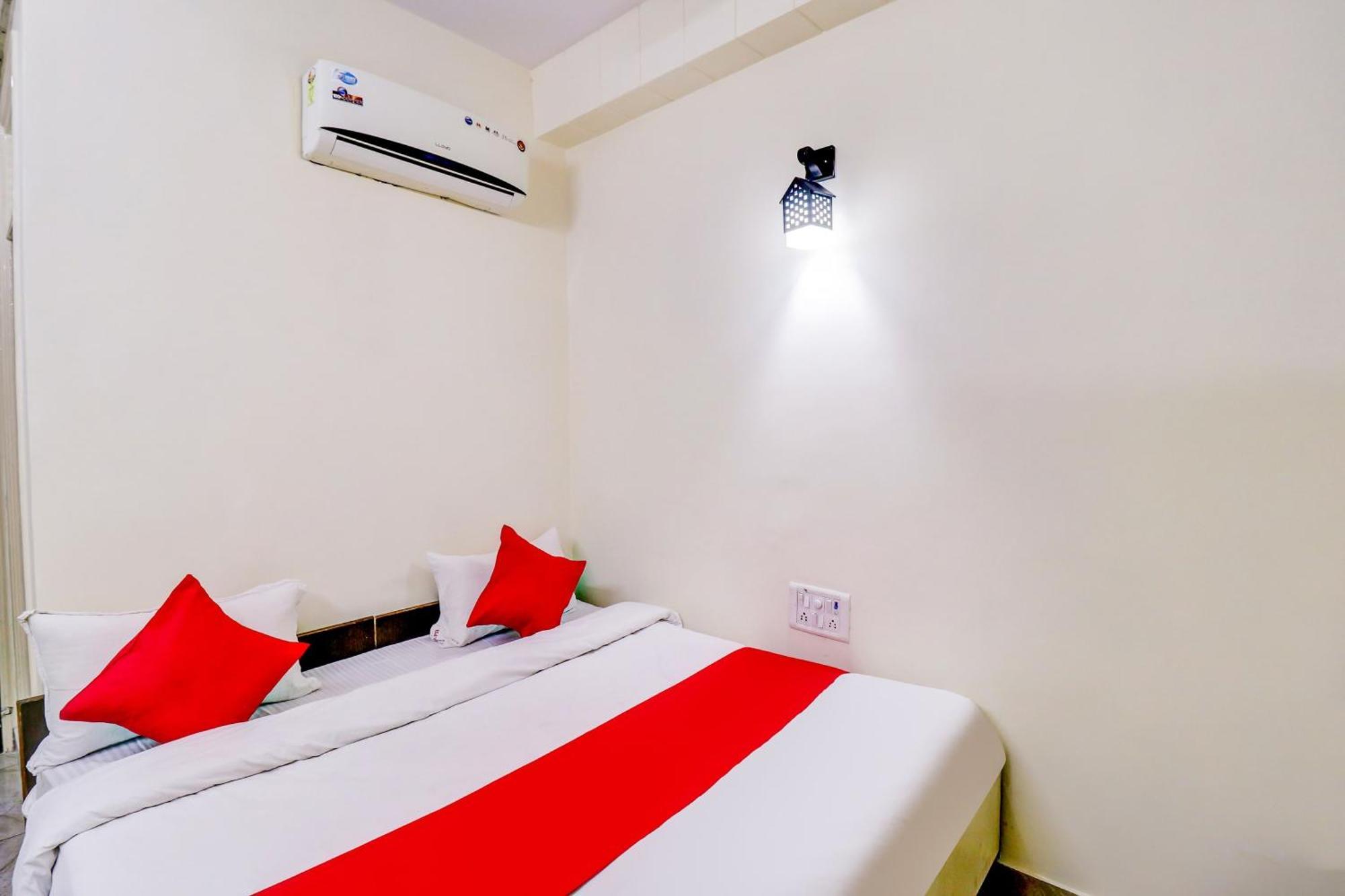 Hotel O Rs Hotels Near Pitampura Metro Delhi (National Capital Territory of India) Exterior foto