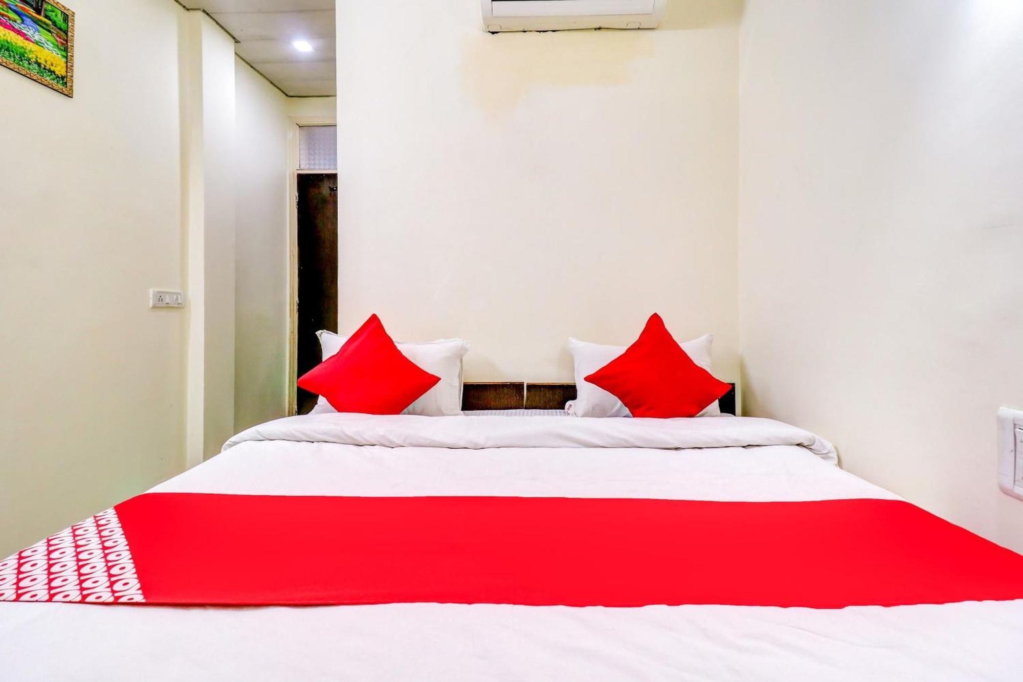 Hotel O Rs Hotels Near Pitampura Metro Delhi (National Capital Territory of India) Exterior foto
