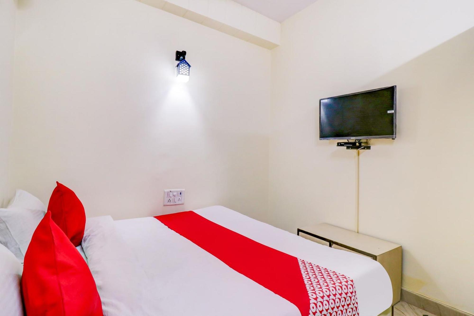 Hotel O Rs Hotels Near Pitampura Metro Delhi (National Capital Territory of India) Exterior foto